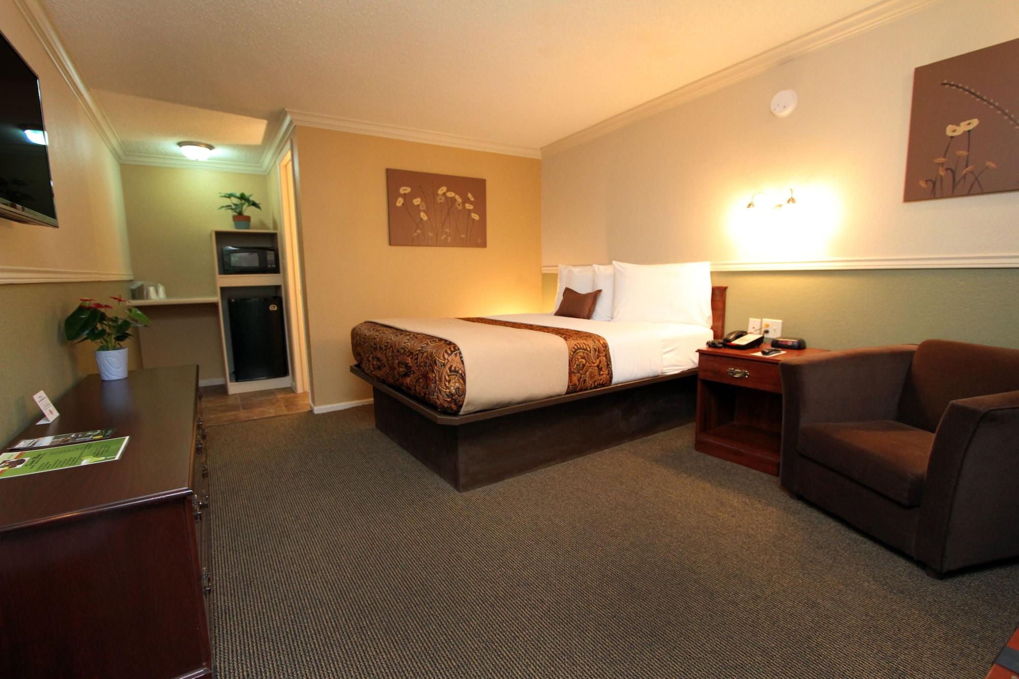 Family Garden Inn & Suites Laredo Extérieur photo